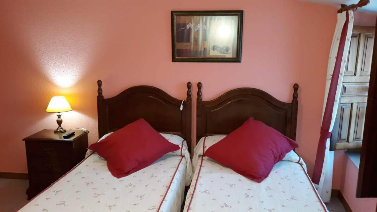 Meson El Pucheru Hotel Barcenaciones Ngoại thất bức ảnh