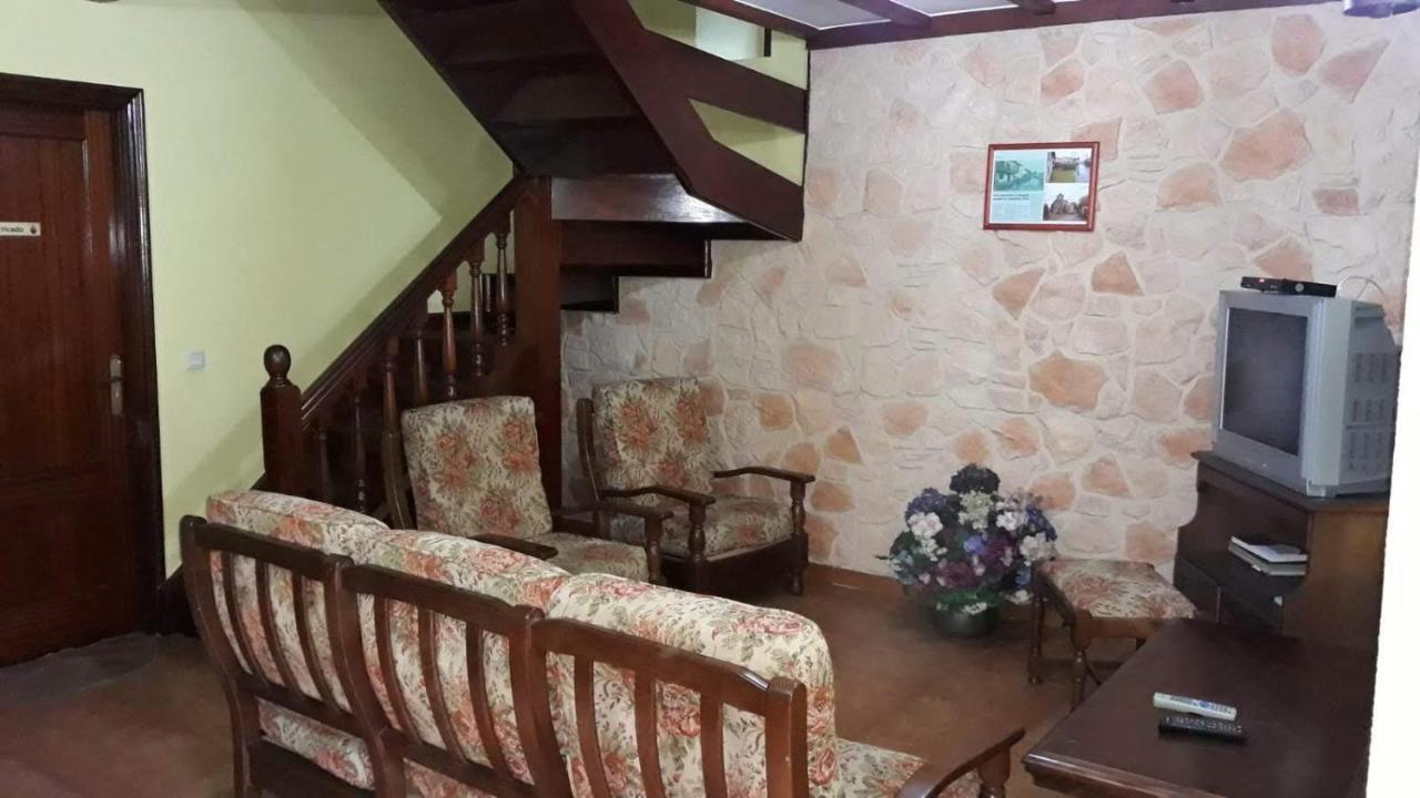 Meson El Pucheru Hotel Barcenaciones Ngoại thất bức ảnh
