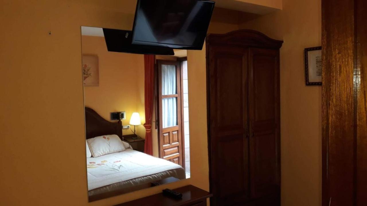 Meson El Pucheru Hotel Barcenaciones Ngoại thất bức ảnh