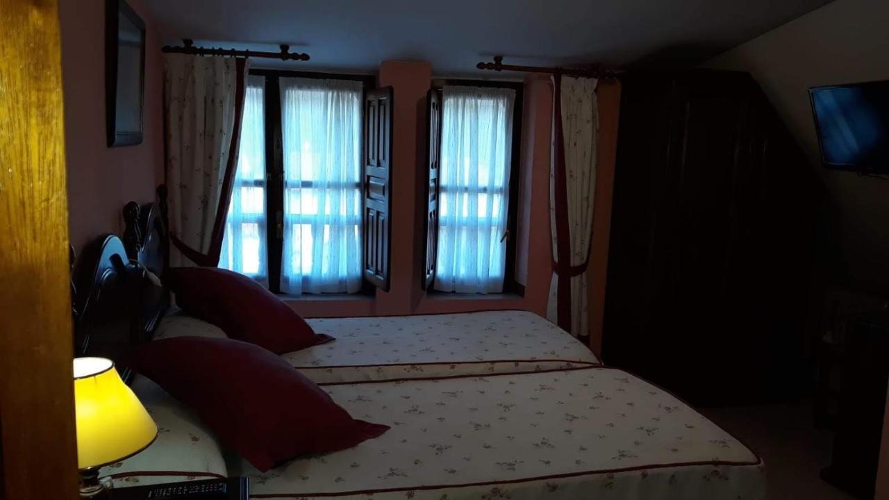 Meson El Pucheru Hotel Barcenaciones Ngoại thất bức ảnh